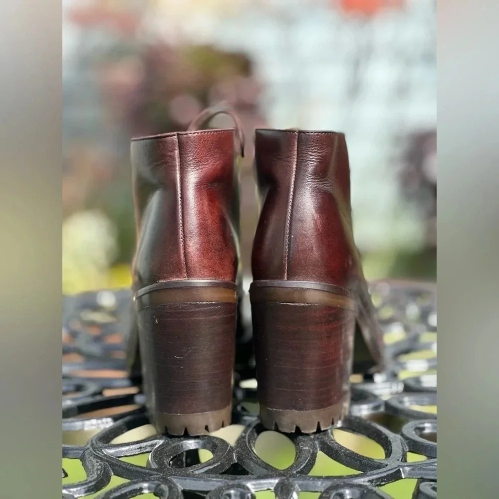 Guess (?) — Vintage Leather Ankle Laced-up Boot - Picture 3 of 6